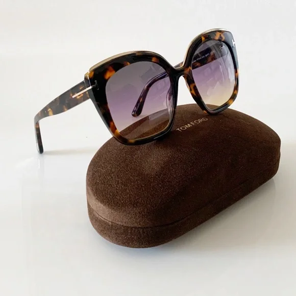 Tom Ford Tortoise Shell Sunglasses - Picture 2 of 6